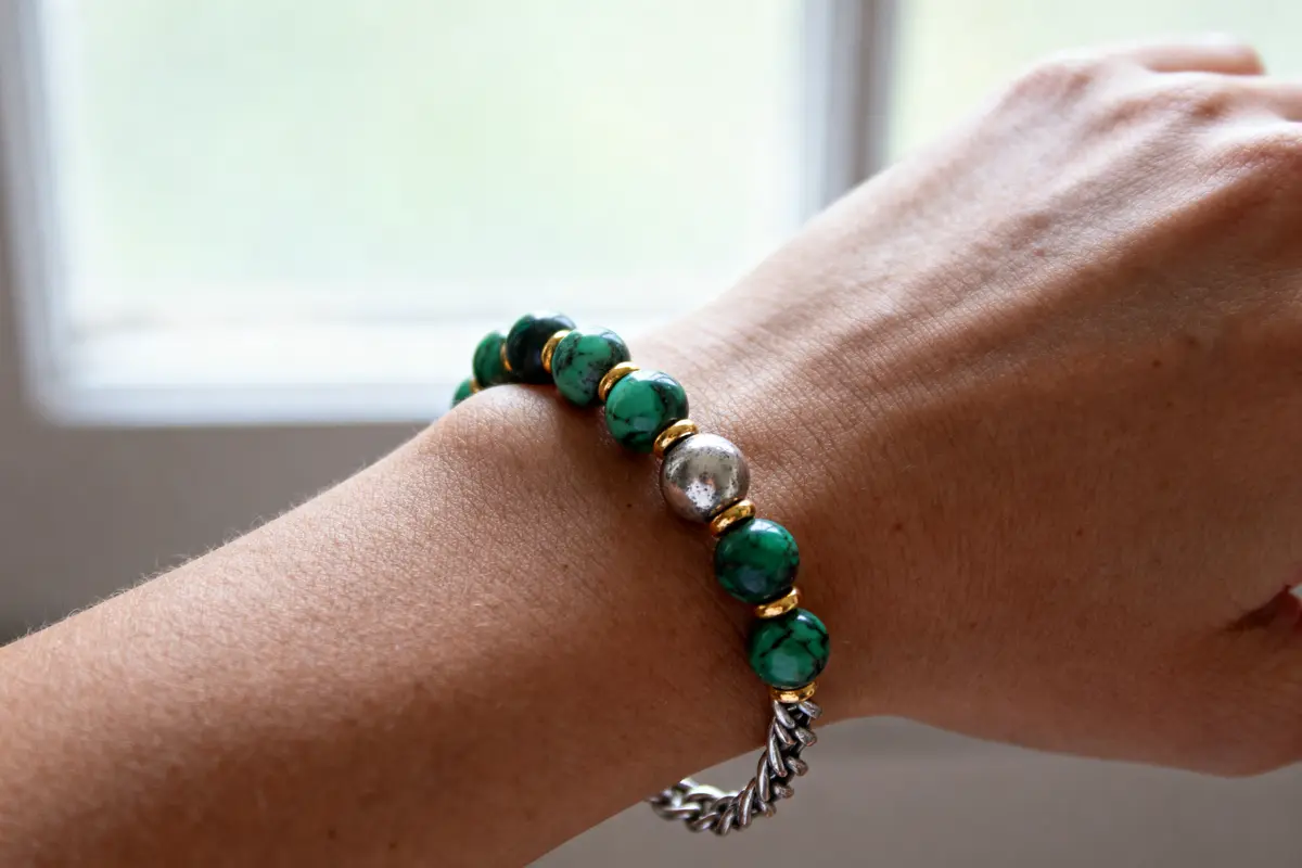 Découvrez le bracelet en malachite : Propriétés et styles