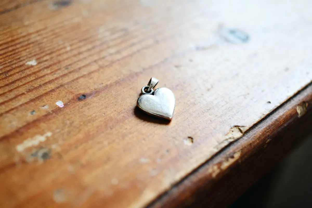 Pendentif coeur argent personnalisé : Un cadeau unique ?